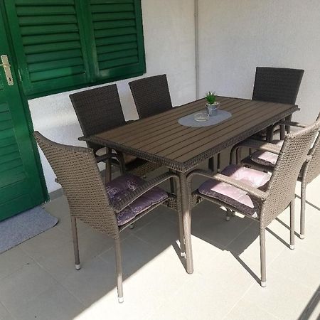 Mala Kuca Apartment Vodice Luaran gambar