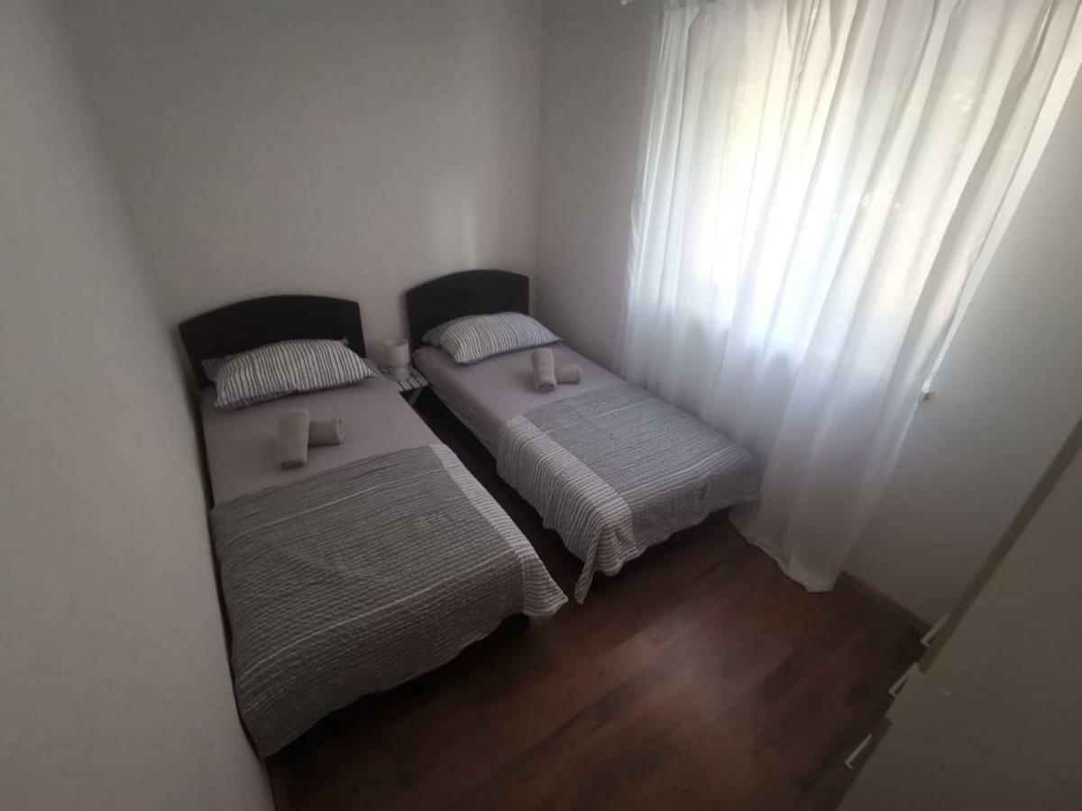 Mala Kuca Apartment Vodice Luaran gambar