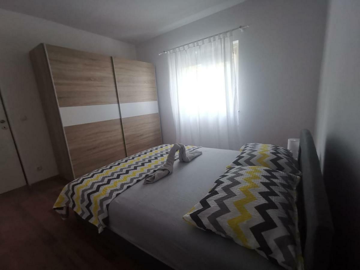 Mala Kuca Apartment Vodice Luaran gambar