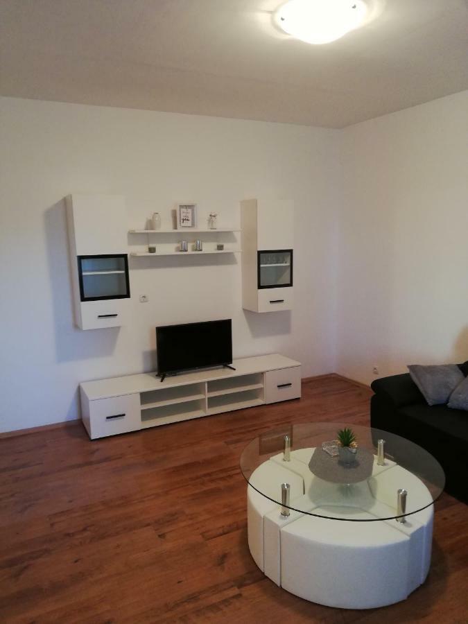 Mala Kuca Apartment Vodice Luaran gambar